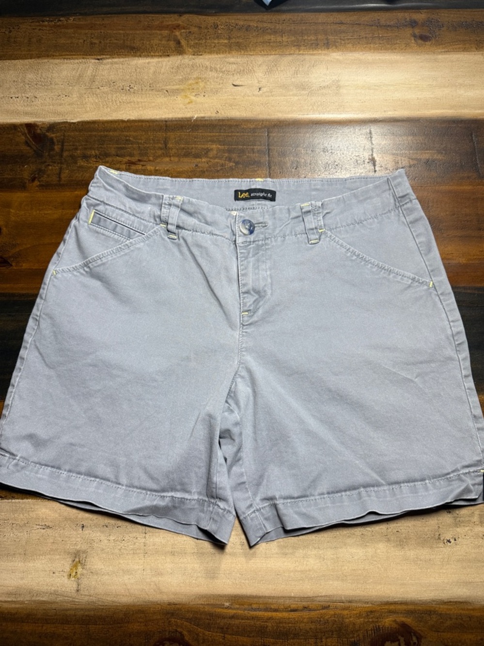 Lee Women's Straight Fit Light Gray Relaxed Shorts